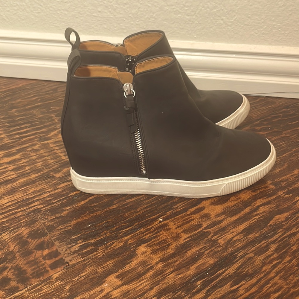 Black, Report, Women’s 9.5 heels